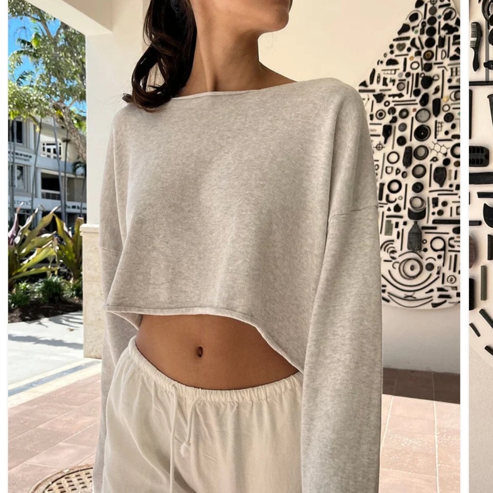Never been used Brady sweater cropped